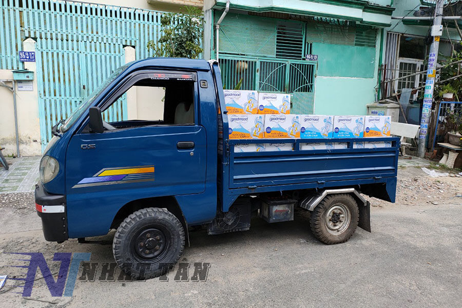 xe ba gác chở hàng tạp hóa