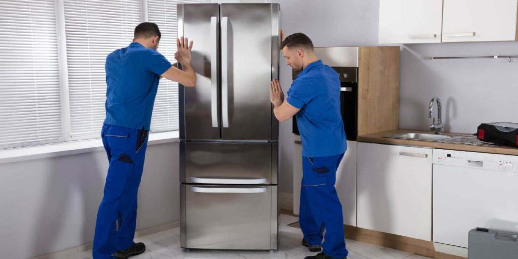 Chở tủ lạnh bằng xe máy có bị phạt không